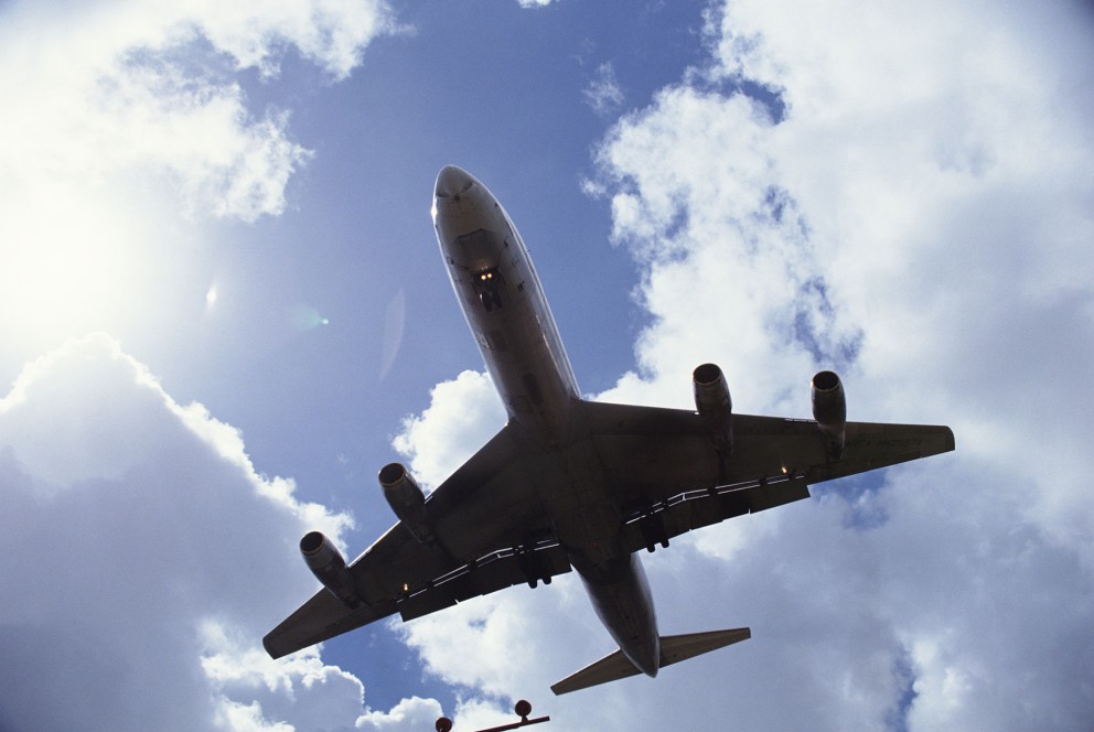 airplane-flying-overhead
